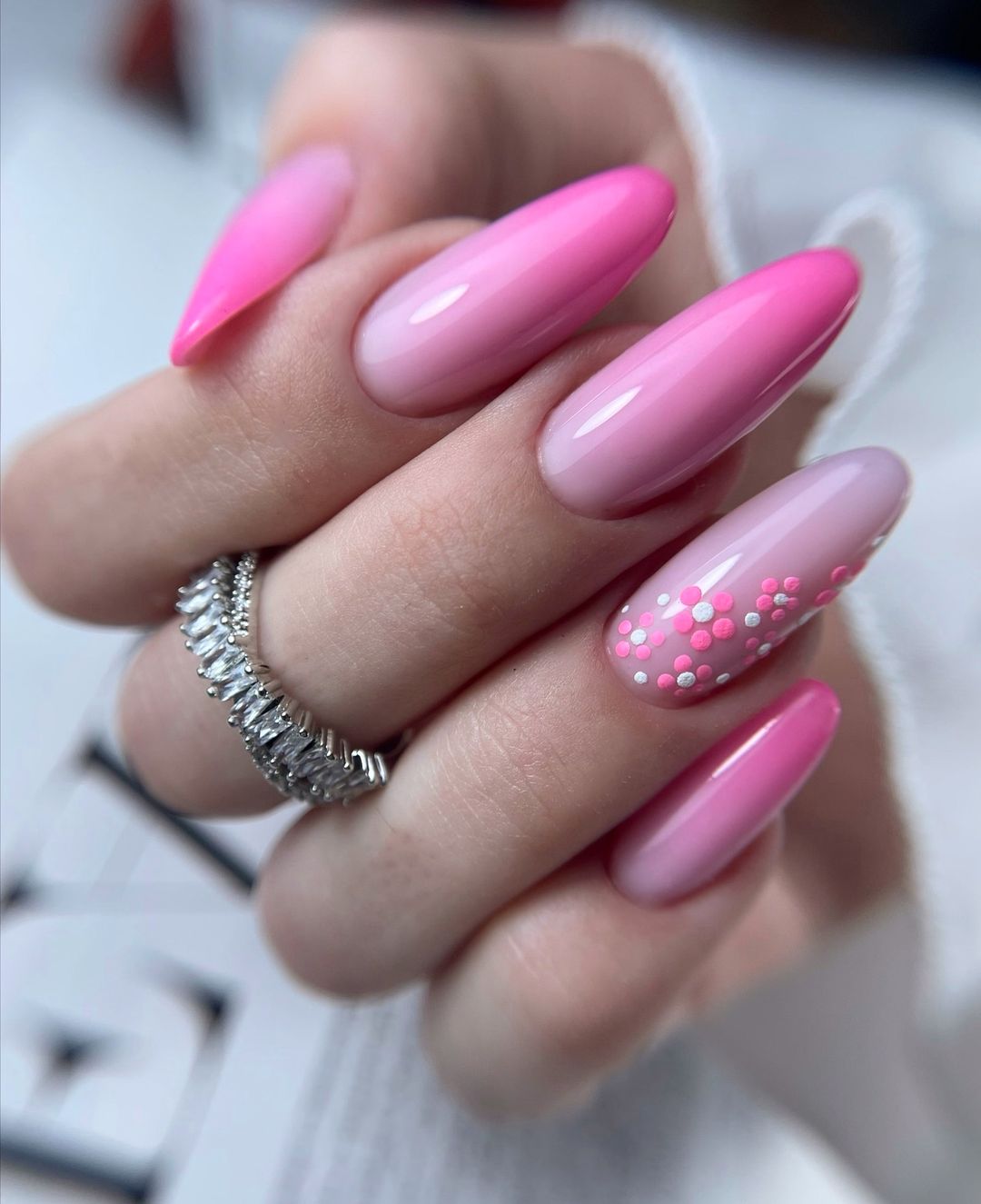 Sizzling Hot Designs: Summer Ombre Nails to Elevate Your Look