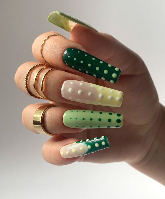 2024 Acrylic Summer Nails: Nail the Trendiest Looks