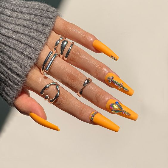 2024 Acrylic Summer Nails: Nail the Trendiest Looks