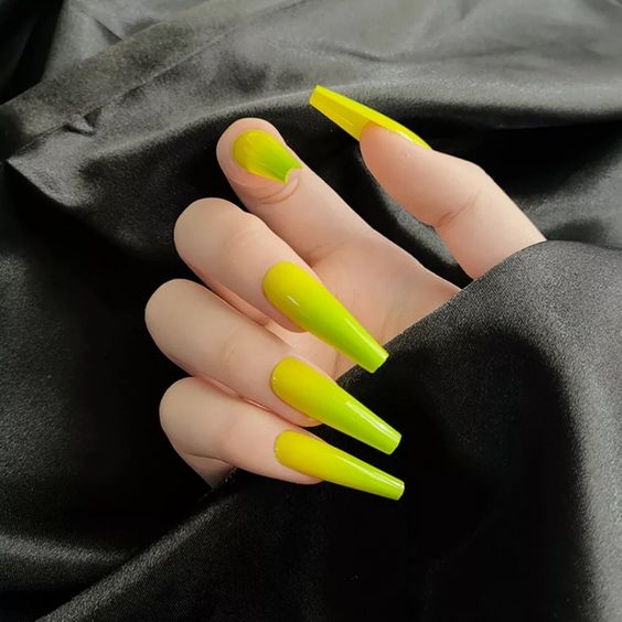 2024 Acrylic Summer Nails: Nail the Trendiest Looks