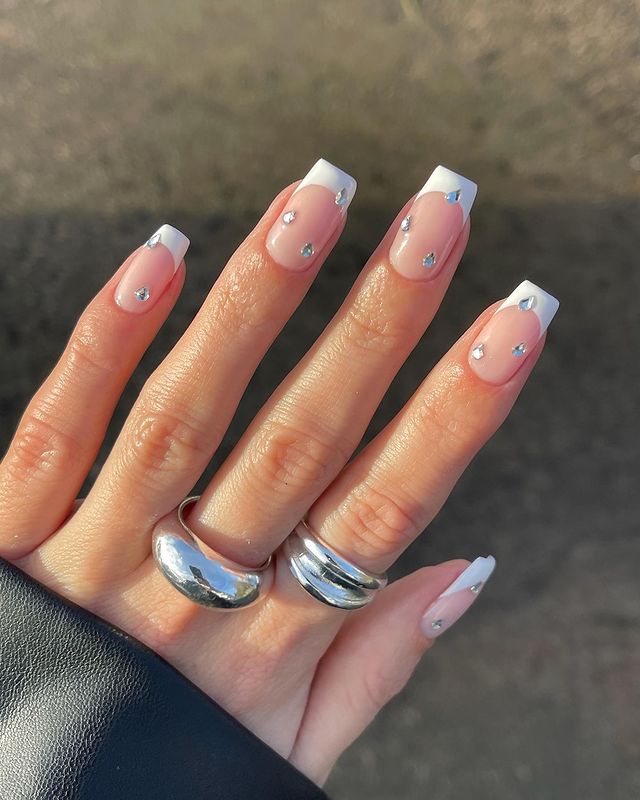 prom nails, prom nail acrylic, prom nails silver, prom nails acrylic classy, prom nails short, prom nails acrylic short, prom nail ideas, prom nail art, prom nails aesthetic, rhinestone nails, rhinestone nails ideas, rhinestone nails designs, french tip nails