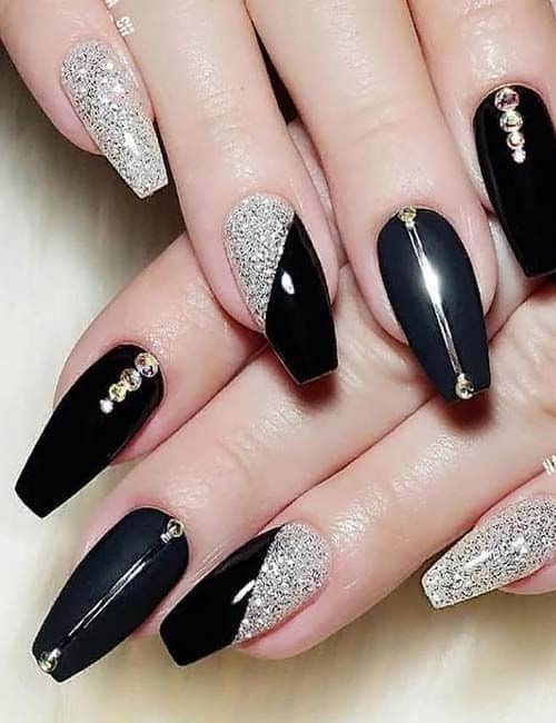 18+ Stunning Silver And Black Nail Designs 2023