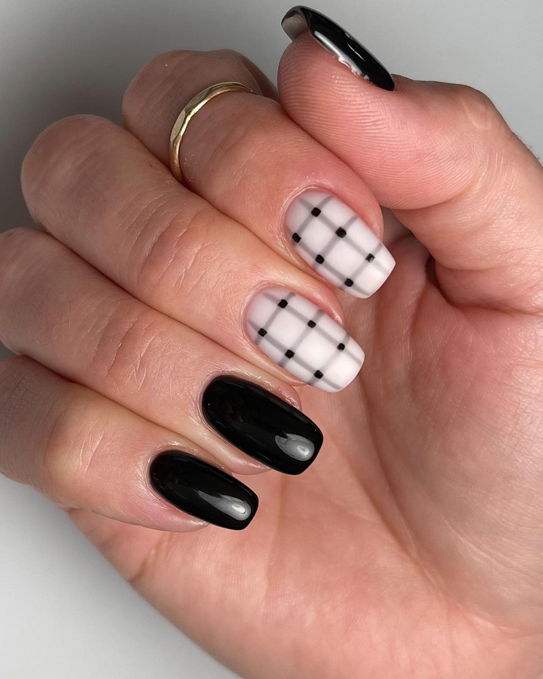 25 Trendy Ideas for Fall Plaid Nails 2024