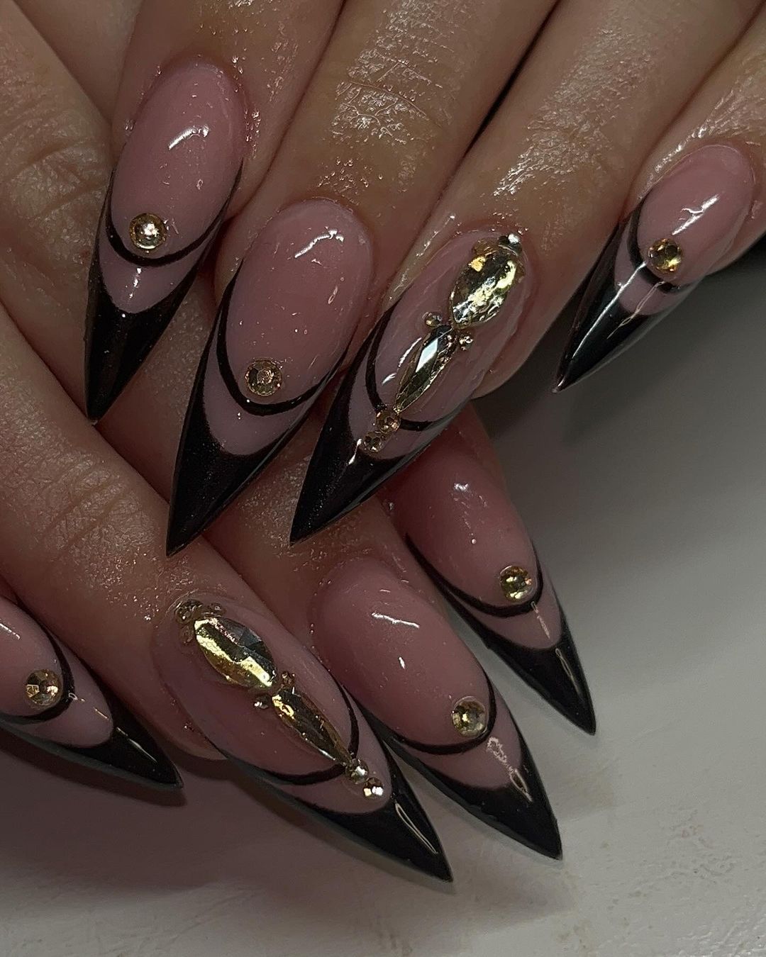 29 Stunning Ideas for Black Fall Nails 2024