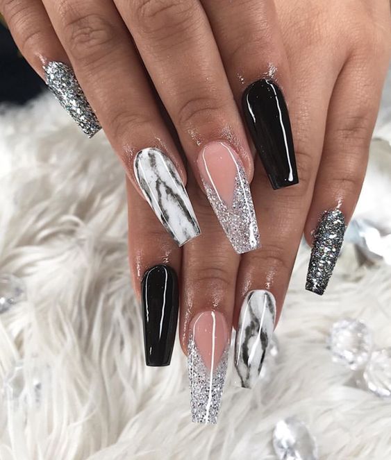 18+ Stunning Silver And Black Nail Designs 2023