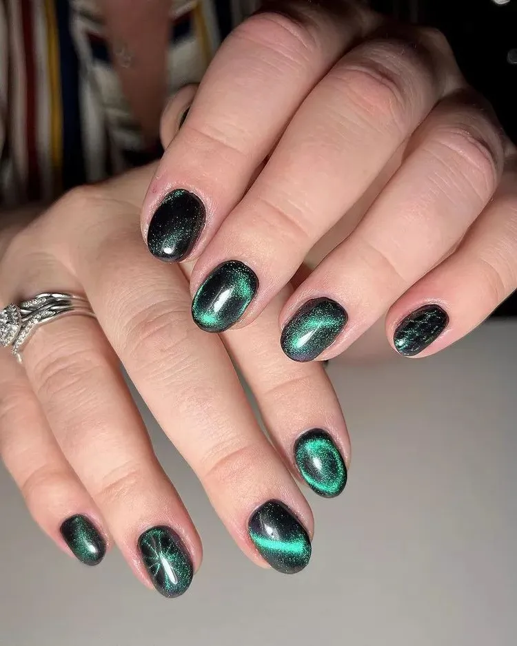 green nail art cat eye short nails