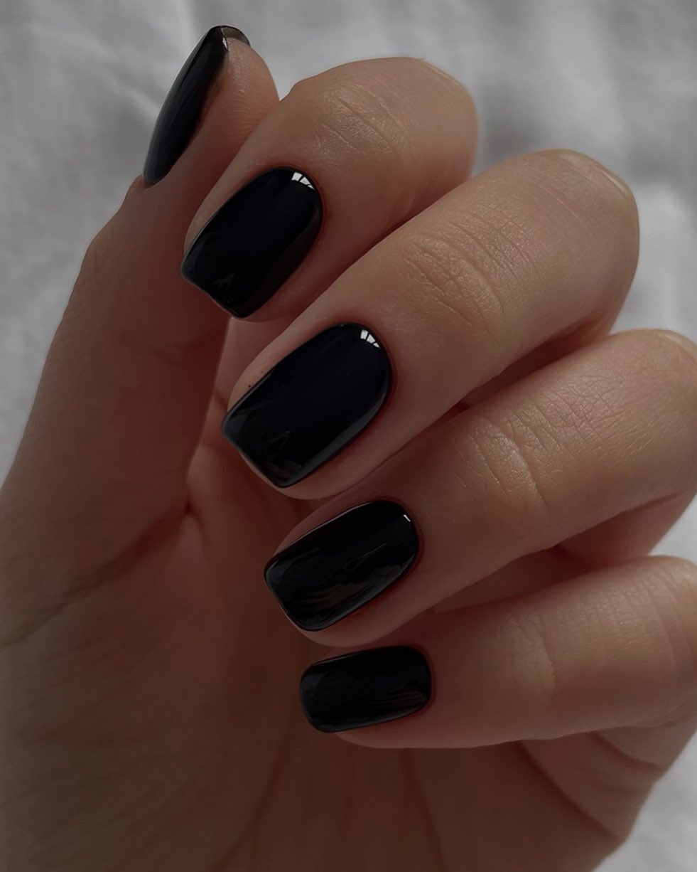 29 Stunning Ideas for Black Fall Nails 2024