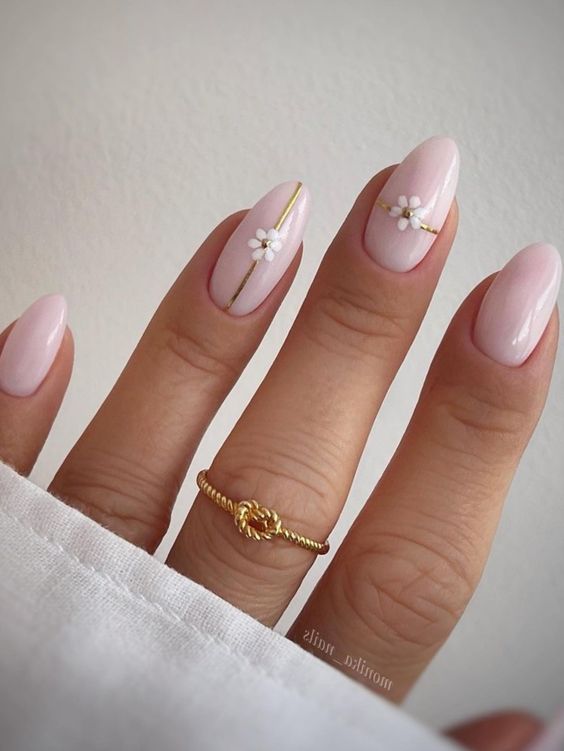 simple and elegant flower nails