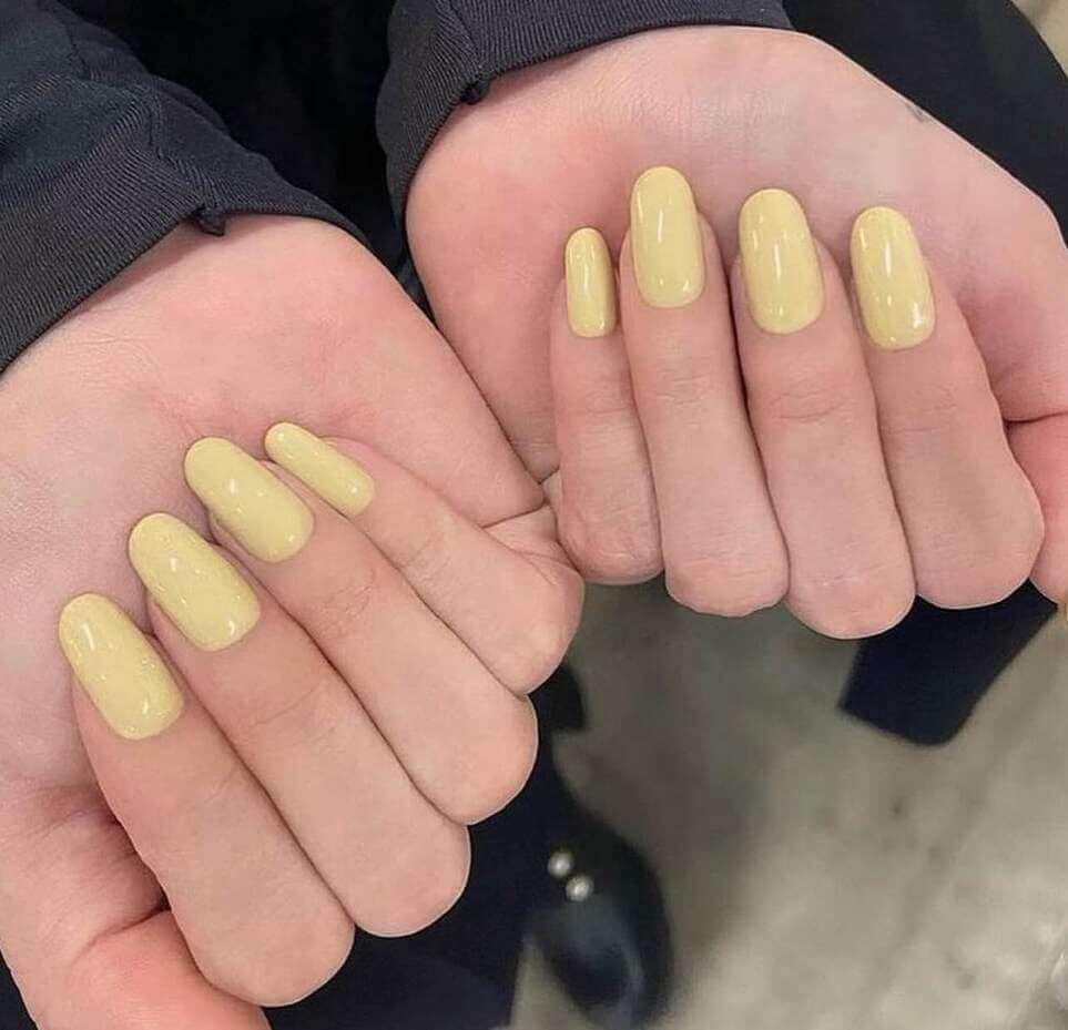 butter yellow nails