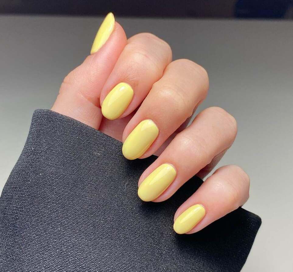 butter yellow nails