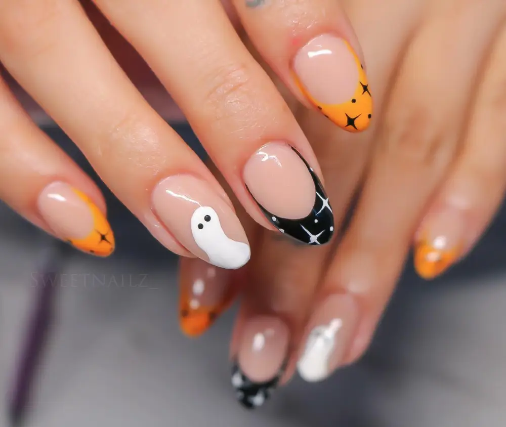 Ghost design Short black Manicure