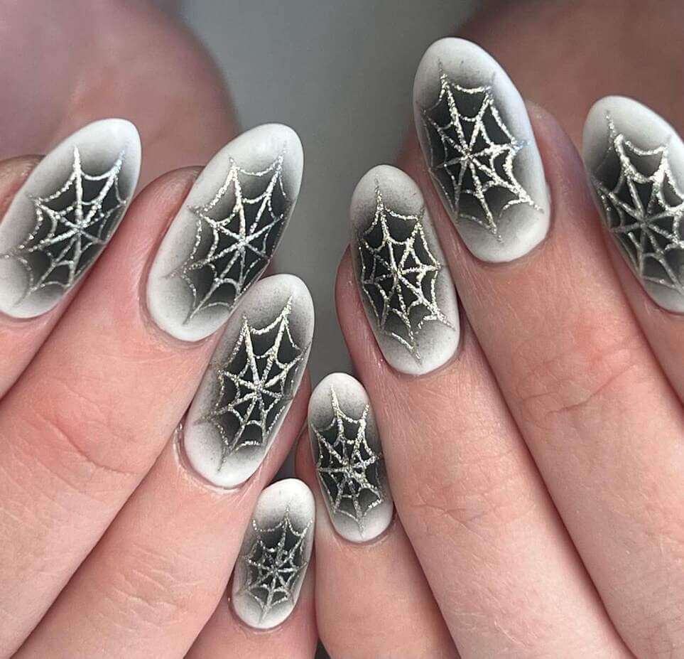 spooky halloween nails