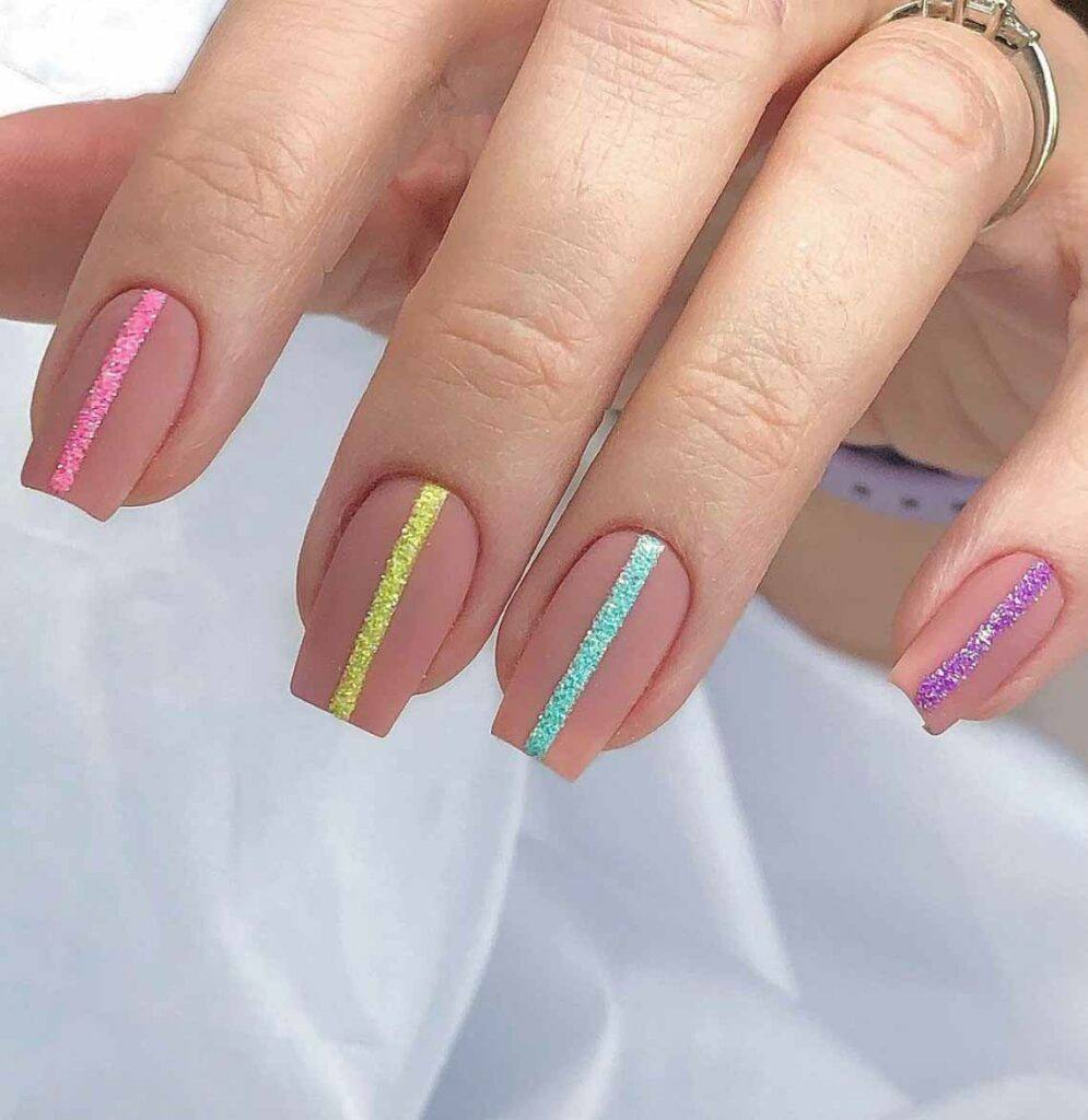 Accent Line Nails