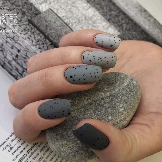 Matte gradient grey nails that looks like a stone