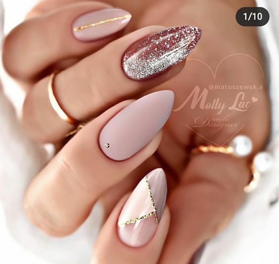 Nude abstract nails with glitters