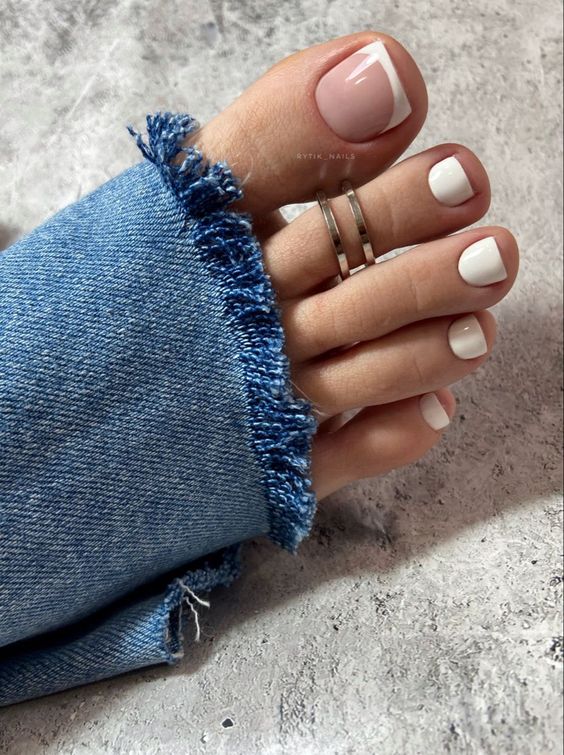 Simple Summer Toe Nails for the Beach 26 Ideas