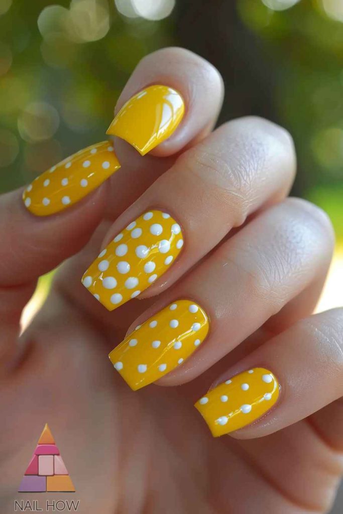 fall nail designs 169 https://nailhow.com/fall-nail-designs/