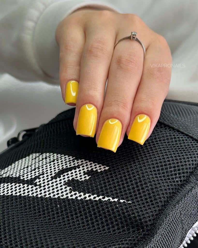 Yellow Fall Nails 27 Ideas: Embrace the Season with Vibrant Hues