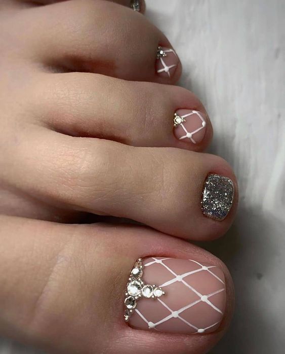 Intriguing Toes: A Journey Through Summer Pedicure Designs 25 Ideas