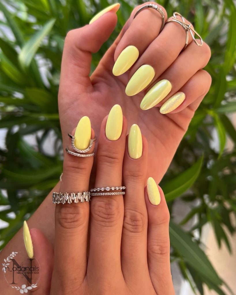 Yellow Fall Nails 27 Ideas: Embrace the Season with Vibrant Hues