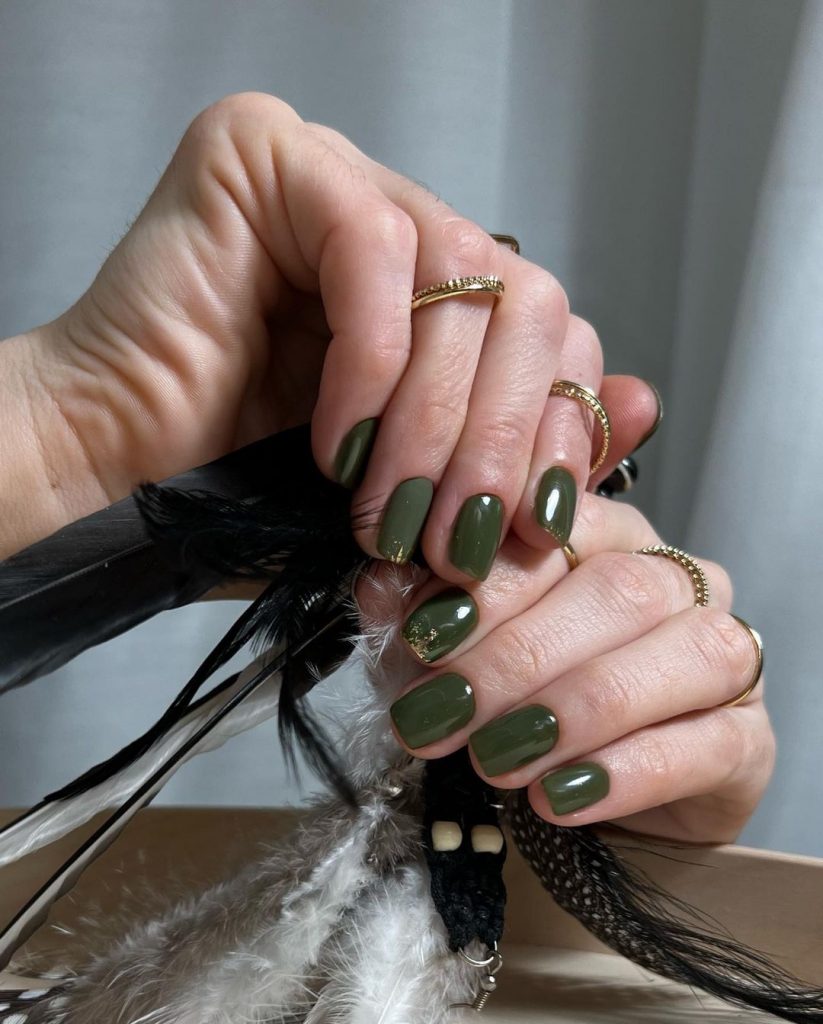 Trendy and Popular Fall Nail Colors 27 Ideas