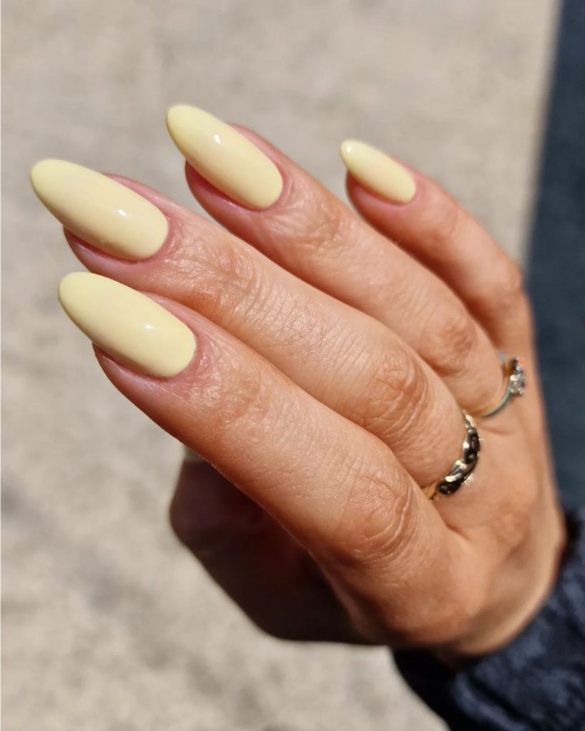 Yellow Fall Nails 27 Ideas: Embrace the Season with Vibrant Hues