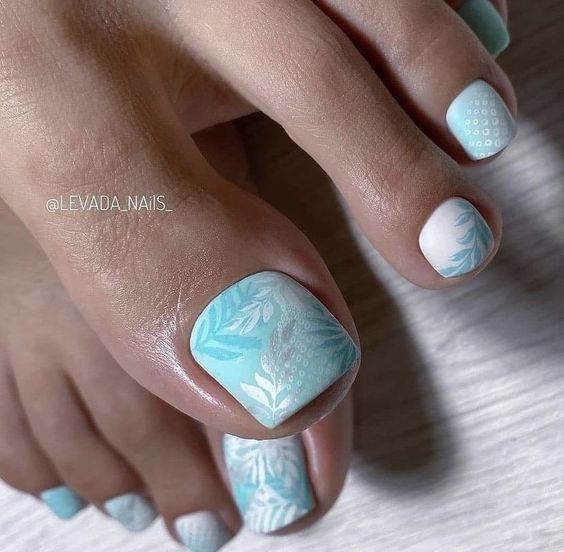 Intriguing Toes: A Journey Through Summer Pedicure Designs 25 Ideas