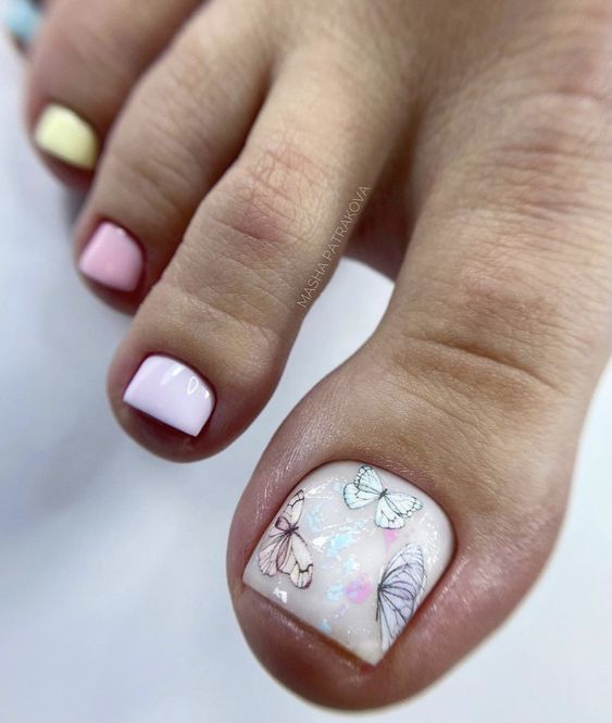 Intriguing Toes: A Journey Through Summer Pedicure Designs 25 Ideas