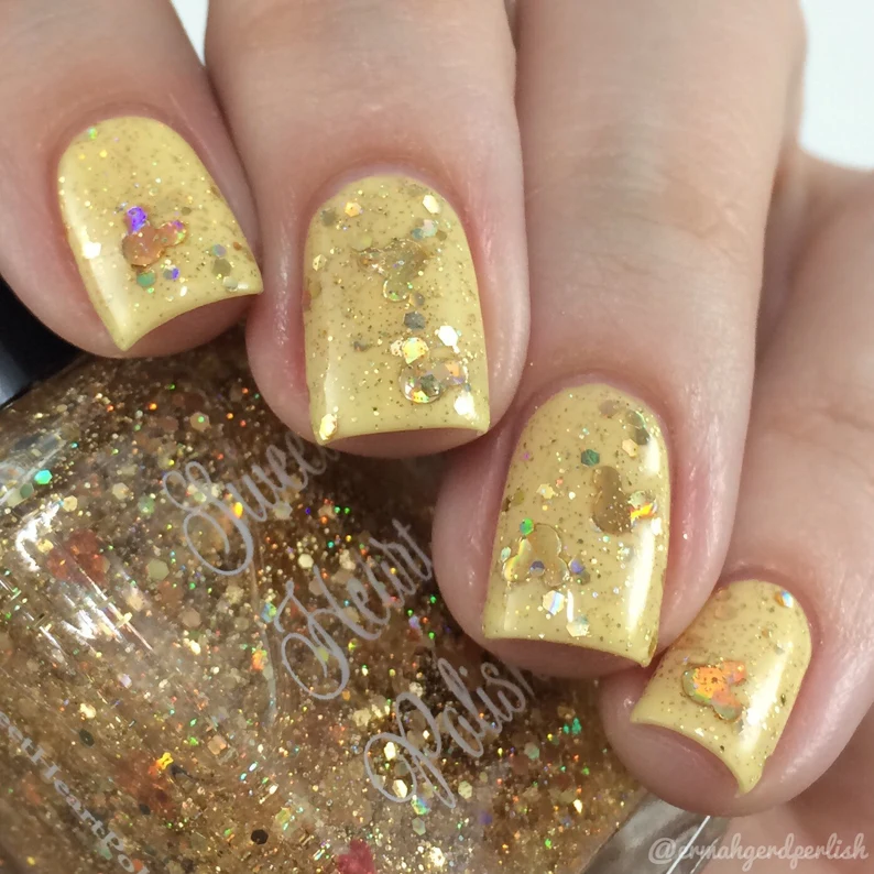 gold disney nail designs