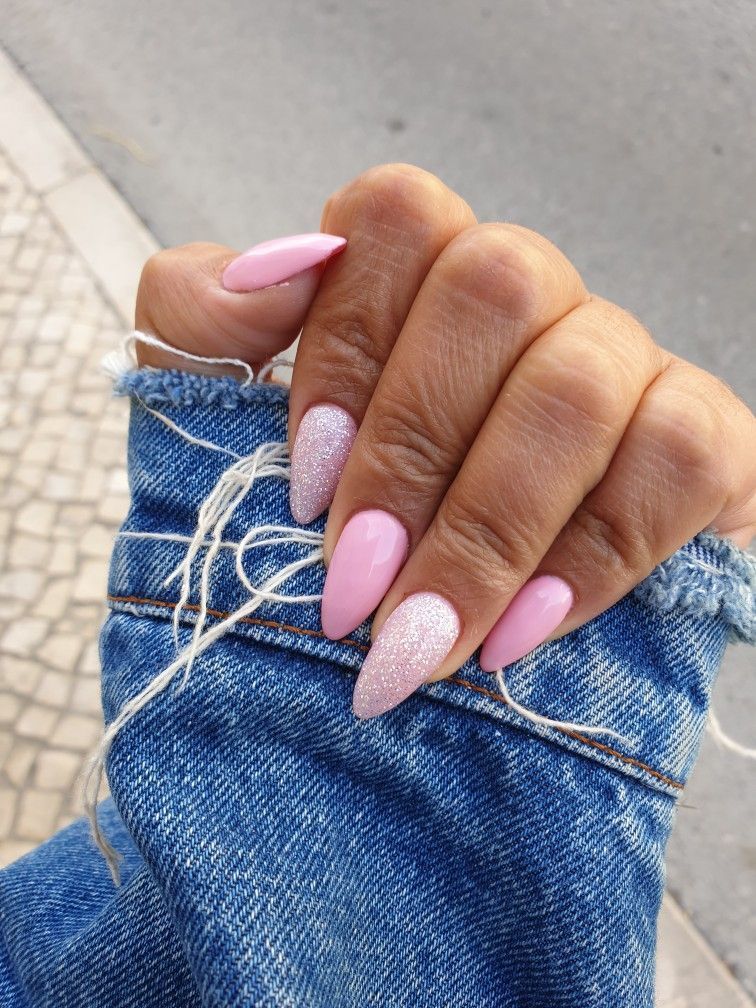 Barbie Nails Acrylic 17 Ideas: Embrace Your Inner Glam with Stylish Barbie-Inspired Acrylic Nails