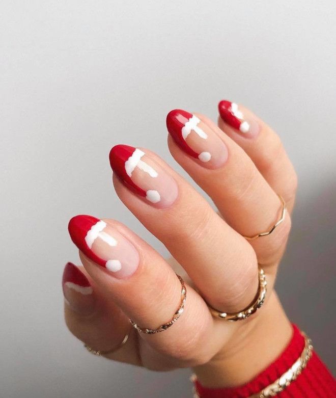 Round Christmas Nails 2023 20 Ideas