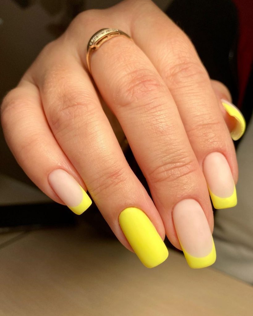 Yellow Fall Nails 27 Ideas: Embrace the Season with Vibrant Hues