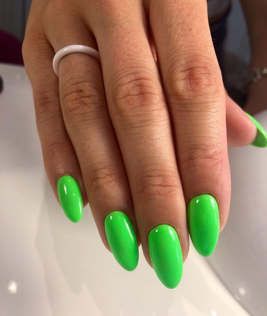 Embrace the Sunshine: Chic Summer Oval Nail Designs & Colors 27 Ideas