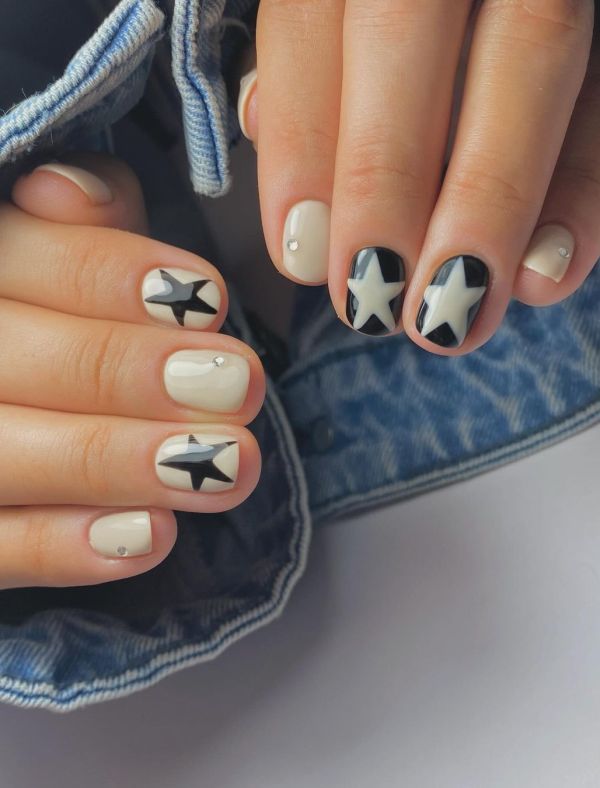 8. Star Nails